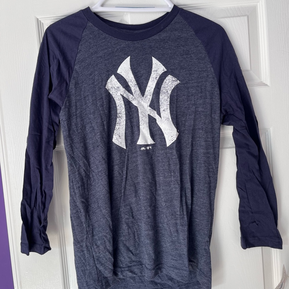 NWT MLB Majestic New York Yankees Women’s Long Sleeve T-Shirt Size XL